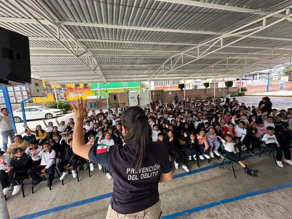 En la escuela primaria Miguel Hidalgo de San Migue (#418)